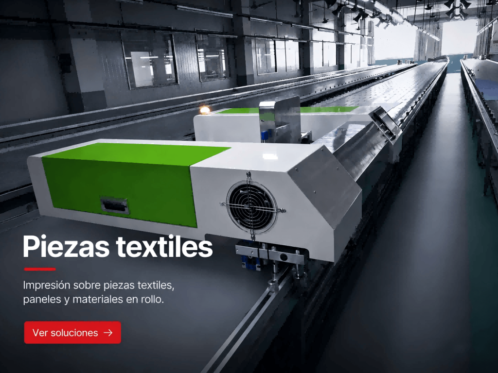 Máquina automática de serigrafía textil para piezas y materiales en rollo en fábrica industrial