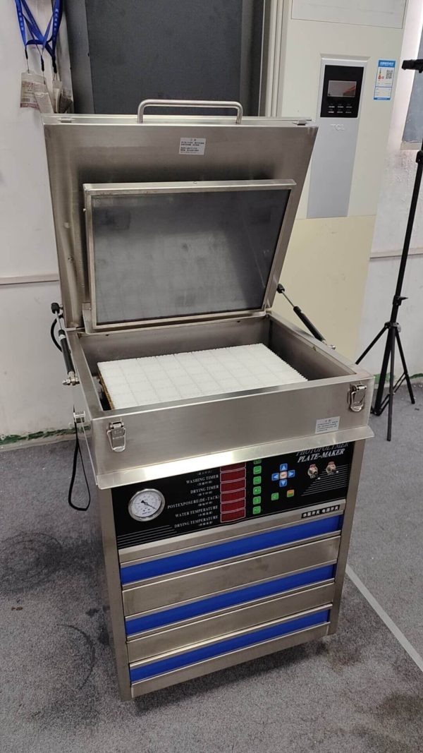 Máquina para Planchas de Resina Flexográfica