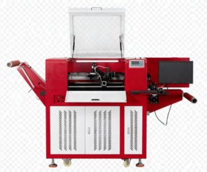 Máquina de corte láser CCD para etiquetas textiles, etiquetas tejidas y parches bordados con reconocimiento automático de contornos.
